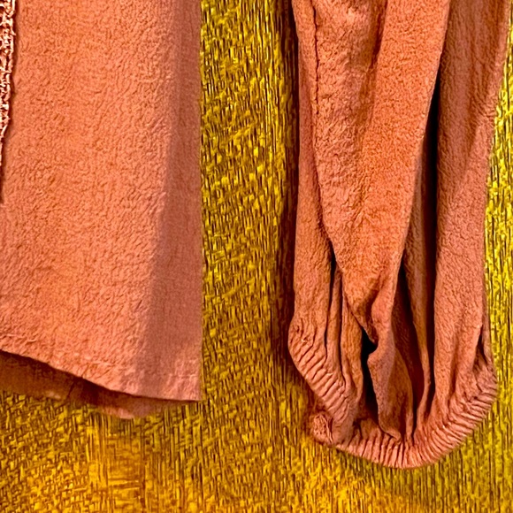 Elegant lacey long sleeve top - Picture 4 of 5